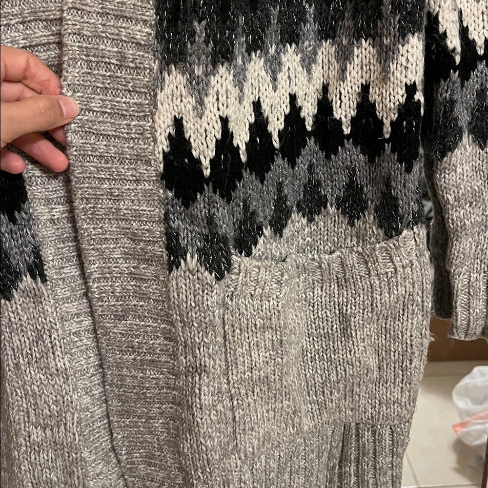 American Eagle Outfitters Patterned Cardigan with Pockets - Picture 4 of 5